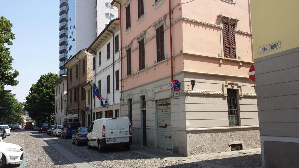 Hotel Astor Пьяченца Экстерьер фото